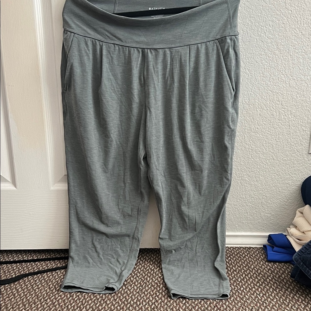 Athleta Olive slim leg Pants